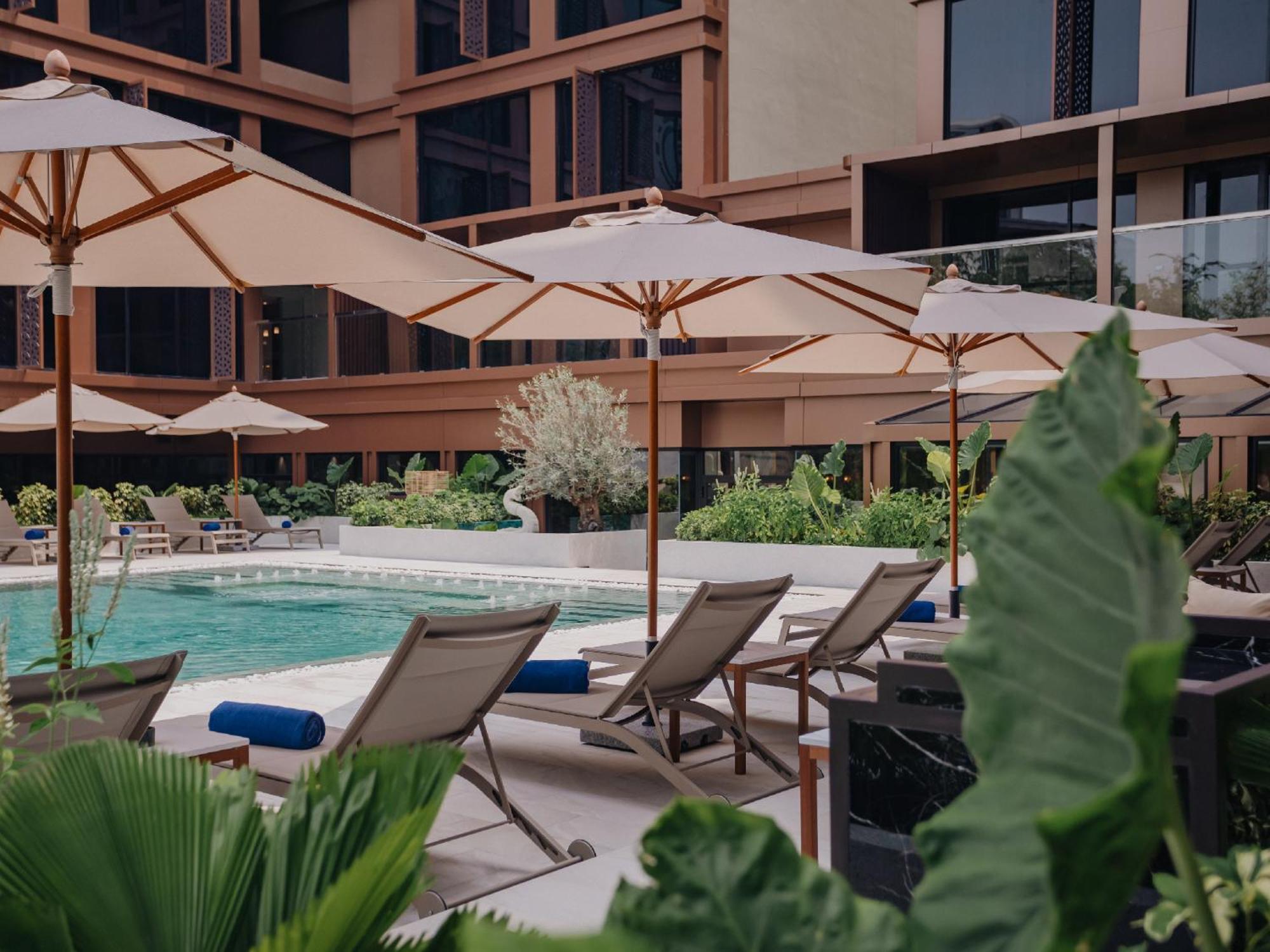 Nysa Hotel Bangkok Sukhumvit 11 Kültér fotó The pool at the hotel