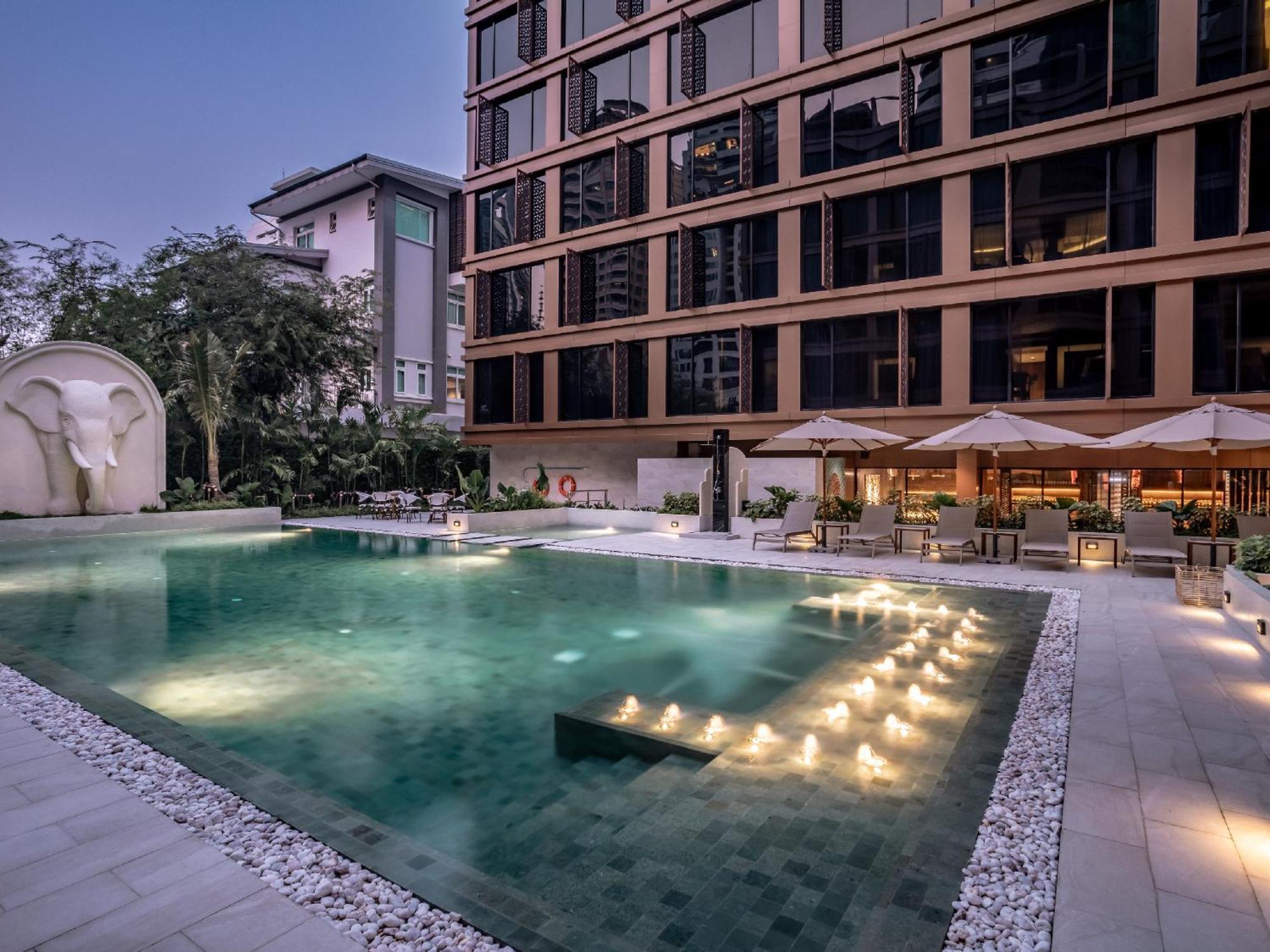 Nysa Hotel Bangkok Sukhumvit 11 Kültér fotó The hotel's pool