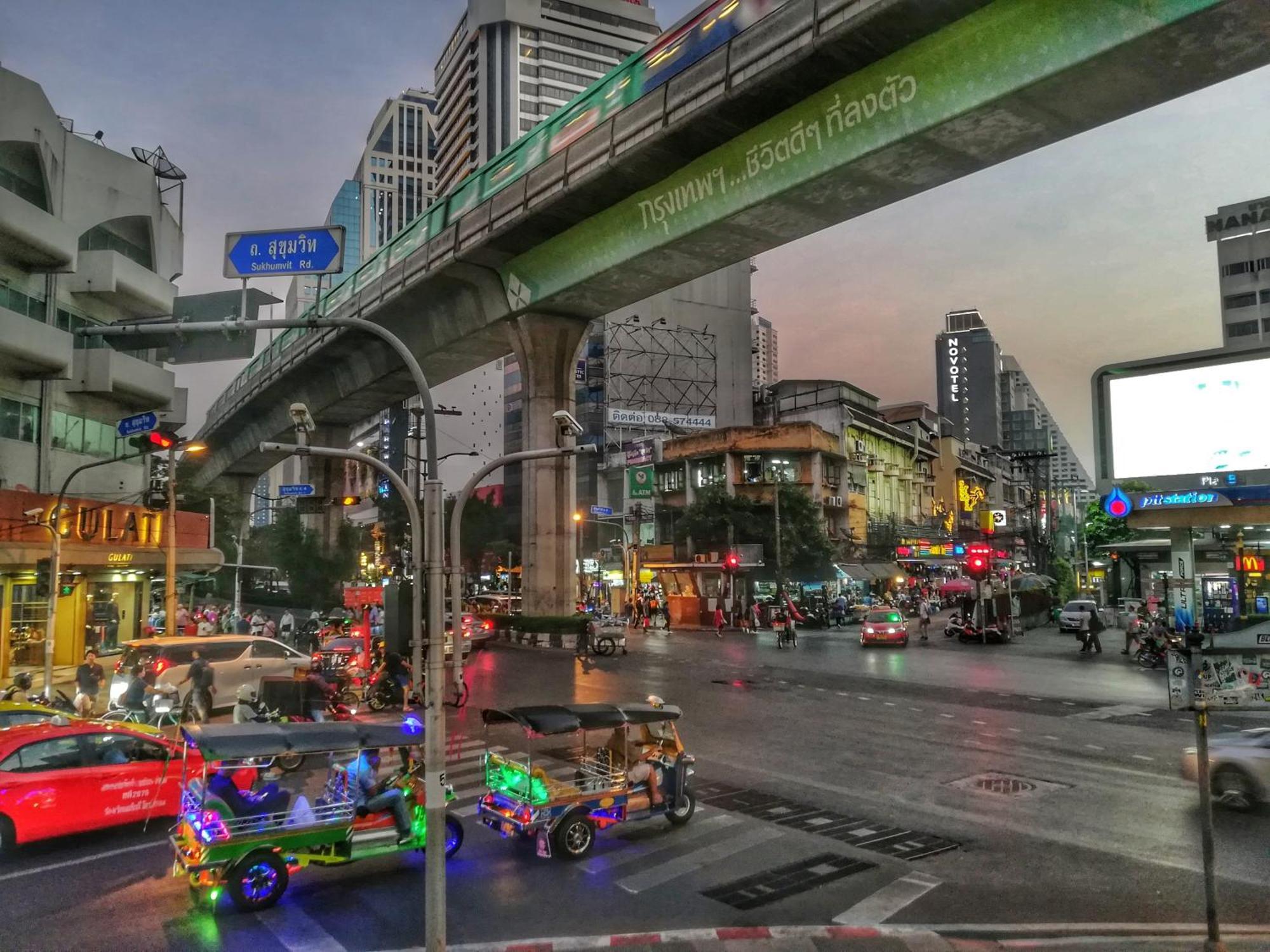 Nysa Hotel Bangkok Sukhumvit 11 Kültér fotó The station in 2019